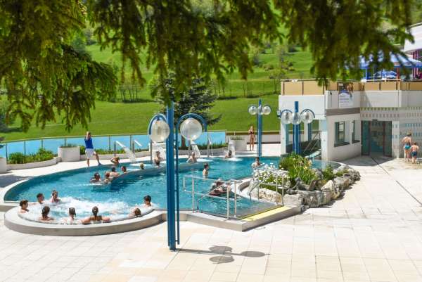 Spa-relax-pool-at-Leukerbad-Therme-Switzerland