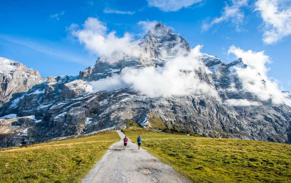 Hiking-in-Grindelwald-Switzerland