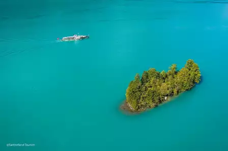 Turquoise Lake Brienz