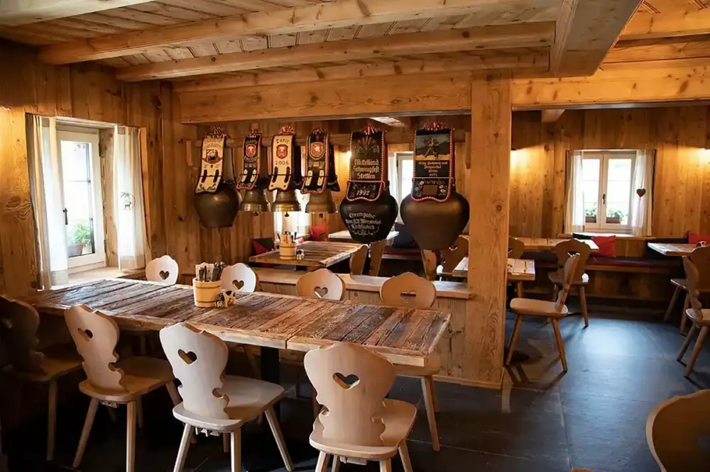 buvette-chez-boudji-a-wooden-chalet