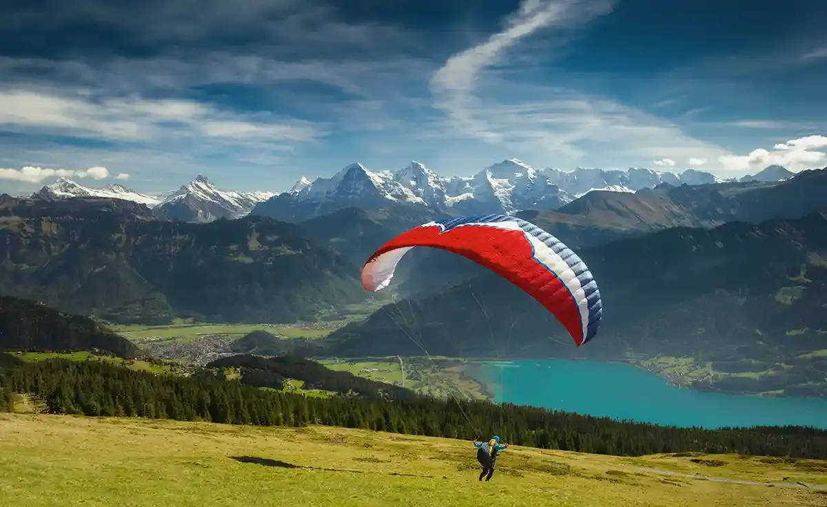 Paragliding in Interlaken